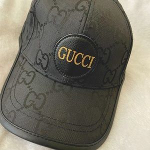 Upgrade Your Style with the Iconic Gucci Emblem Hat –Perfect for that casual day